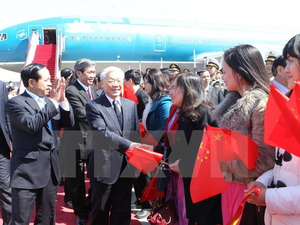 Party leader urges Vietnamese in China to develop bilateral friendship - ảnh 1